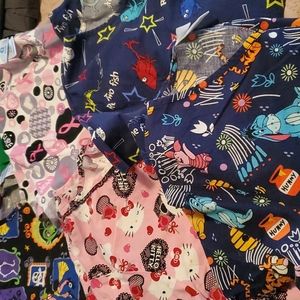 Set of 5 scrub tops
